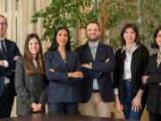 Maiora ottiene la certificazione per la Parità di Genere Il team Maiora celebra il riconoscimento per la parità di genere UNI/PdR 125:2022