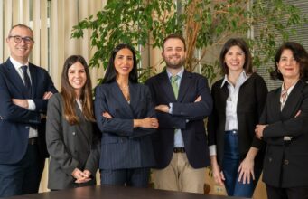 Il team Maiora celebra il riconoscimento per la parità di genere UNI/PdR 125:2022