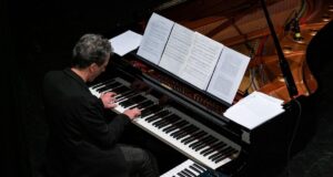 Vito Liturri al pianoforte