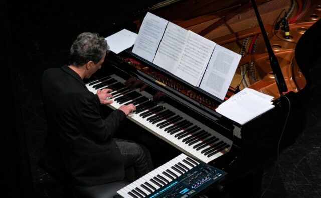 Vito Liturri Vito Liturri al pianoforte