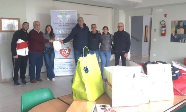 Screenshot Legambiente Corato ha donato alla Comunità Indaco – Casa della Mamma un ricco assortimento di materiale scolastico raccolto nell’ambito dell’iniziativa “Zaino del Cigno”