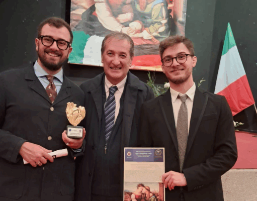 Il documentario “1943. Il Prezzo del Silenzio” dei registi Antonio e Martino Masciopinto, prodotto dall’Archeoclub di Corato, vince il Premio nazionale Monte Carmignano 2025.