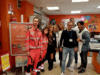Grande successo per la Raccolta Alimentare promossa dall’Associazione Orizzonti: raccolte 6,8 tonnellate di prodotti destinati alle famiglie in difficoltà I volontari durante la Raccolta Alimentare promossa dall’Associazione Orizzonti