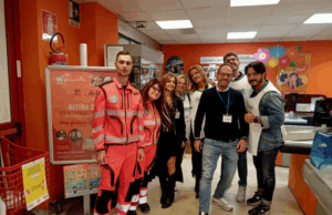 Grande successo per la Raccolta Alimentare promossa dall’Associazione Orizzonti: raccolte 6,8 tonnellate di prodotti destinati alle famiglie in difficoltà I volontari durante la Raccolta Alimentare promossa dall’Associazione Orizzonti
