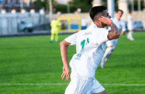 Scardigno firma il 3-0 nella partita di calcio Corato vs Noicattaro