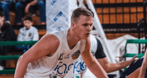 Ginas Mulevicius in azione per Fas Basket Corato