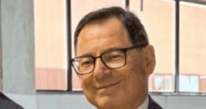 Giannicola Sinisi presenta il suo libro