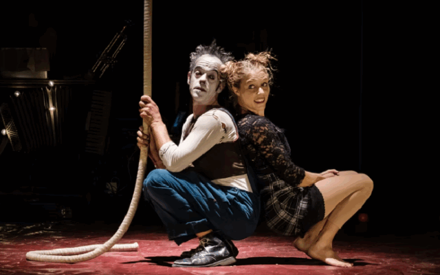 La dolce follia Al teatro comunale di Corato al via la rassegna domenicale La Grammatica della Meraviglia