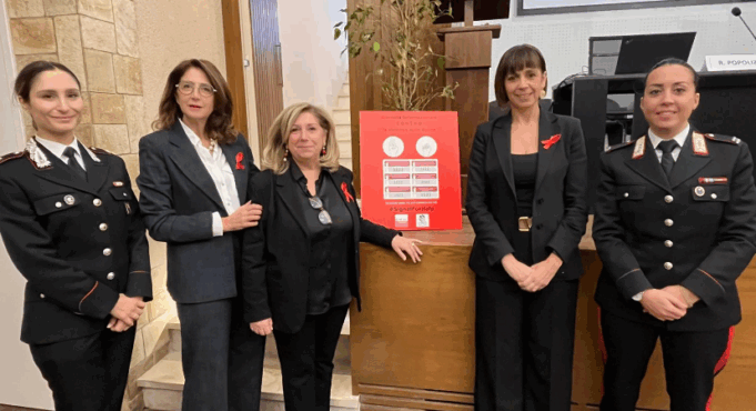 Gruppo partecipanti alla conferenza di presentazione del nuovo percorso unico nei pronto soccorso per lassistenza alle vittime di violenza e maltrattamenti di genere