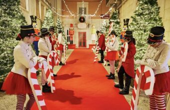 Corato si accende e inaugura il suo Natale: parte ufficialmente Incanto 2025 Apertura del villaggio di Babbo Natale a Corato. InCanto 2025