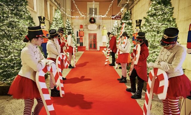 Apertura del villaggio di Babbo Natale a Corato. InCanto 2025