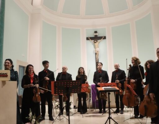 “Christmas time” L'AlterSinfonietta e Mariilena Gaudio diretti da Vito Liturri festeggiano Santa Lucia in Musica