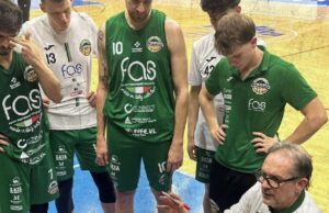 La Fas Basket Corato lotta per tre quarti ma si arrende al Matera Gli atleti della Fas Basket Corato con il coach Verile