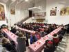 Un momento della cena di solidarietà promossa Da Maiora