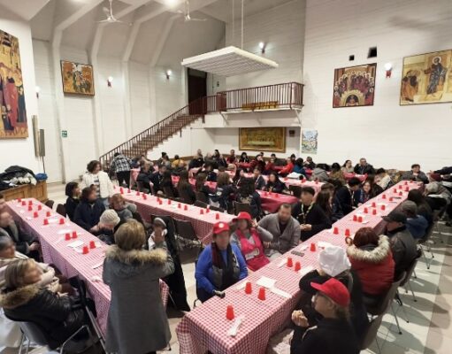 Un momento della cena di solidarietà promossa Da Maiora