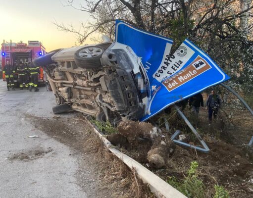 Incidente sulla SP 231 a Corato: auto si ribalta, conducente in ospedale Incidente sulla SP 231 a Corato: auto si ribalta, conducente in ospedale