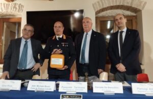 Il Rotary Corato dona due defibrillatori alla Polizia Locale