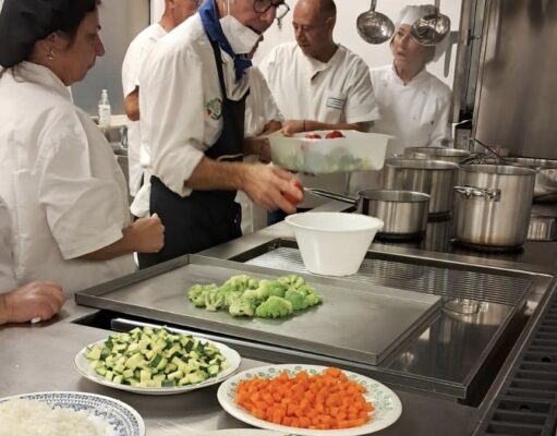 Corato, tornare sui banchi… per costruirsi un futuro: il serale enogastronomico del Tandoi conquista gli adulti Corato, tornare sui banchi… per costruirsi un futuro: il serale enogastronomico del Tandoi conquista gli adulti