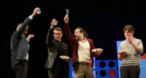 “Un sabato, con gli amici” al Teatro Comunale di Corato: domenica lo spettacolo tratto da Camilleri Un sabato, con gli amici tratto da Andrea Camilleri