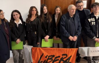 Pennellate di Legalità: al Tribunale di Trani l’omaggio degli studenti dell’Oriani-Tandoi di Corato alle vittime di mafia