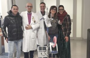 l'Associazione gli Amici di Nicola e di Luigi Mariano consegna l'apparecchiatura respiratoria AIRVO2 per ossigenoterapia ad alti flussi non invasivo al reparto di oncoematologia pediatra della clinica universitaria di Bari