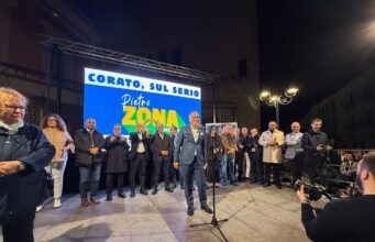 Corato chiede ascolto e cambiamento: piazza gremita per Pietro Zona