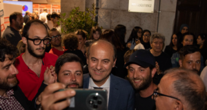 Comizio di ringraziamento del sindaco De Benedittis: appuntamento in piazza Cesare Battisti
