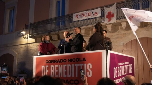 La città che verrà Comizio del candidato sindaco Corrado De Benedittis con Antonio De Caro presidente della regione Puglia