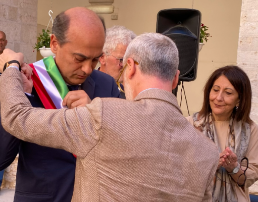 De Benedittis proclamato sindaco tra lacrime e applausi. Nel giorno del secondo mandato l’annuncio: «Corato è Città»
