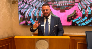 Vincenzo Labianca, fondatore di Meditrans, premiato tra le eccellenze italiane nel mondo