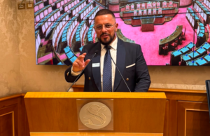 Corato protagonista al Senato: Vincenzo Labianca, fondatore di Meditrans, premiato tra le eccellenze italiane nel mondo Vincenzo Labianca, fondatore di Meditrans, premiato tra le eccellenze italiane nel mondo