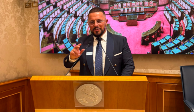 Corato protagonista al Senato: Vincenzo Labianca, fondatore di Meditrans, premiato tra le eccellenze italiane nel mondo Vincenzo Labianca, fondatore di Meditrans, premiato tra le eccellenze italiane nel mondo