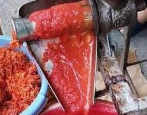 Salsa Fest torna ad Andria: Nicola Cusmai celebra il rito della passata di pomodoro